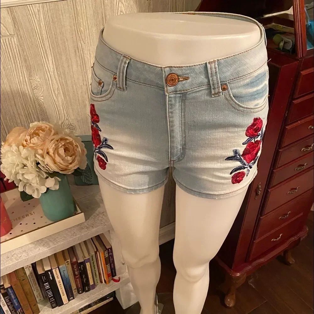 HighRise *Almost Famous* Embroidered Rose Shorts 7